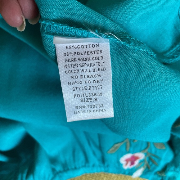 Umgee Colorful BohoStyle Top Size S Peasant Gypsie Style Coquettish Embroidered - Picture 8 of 8